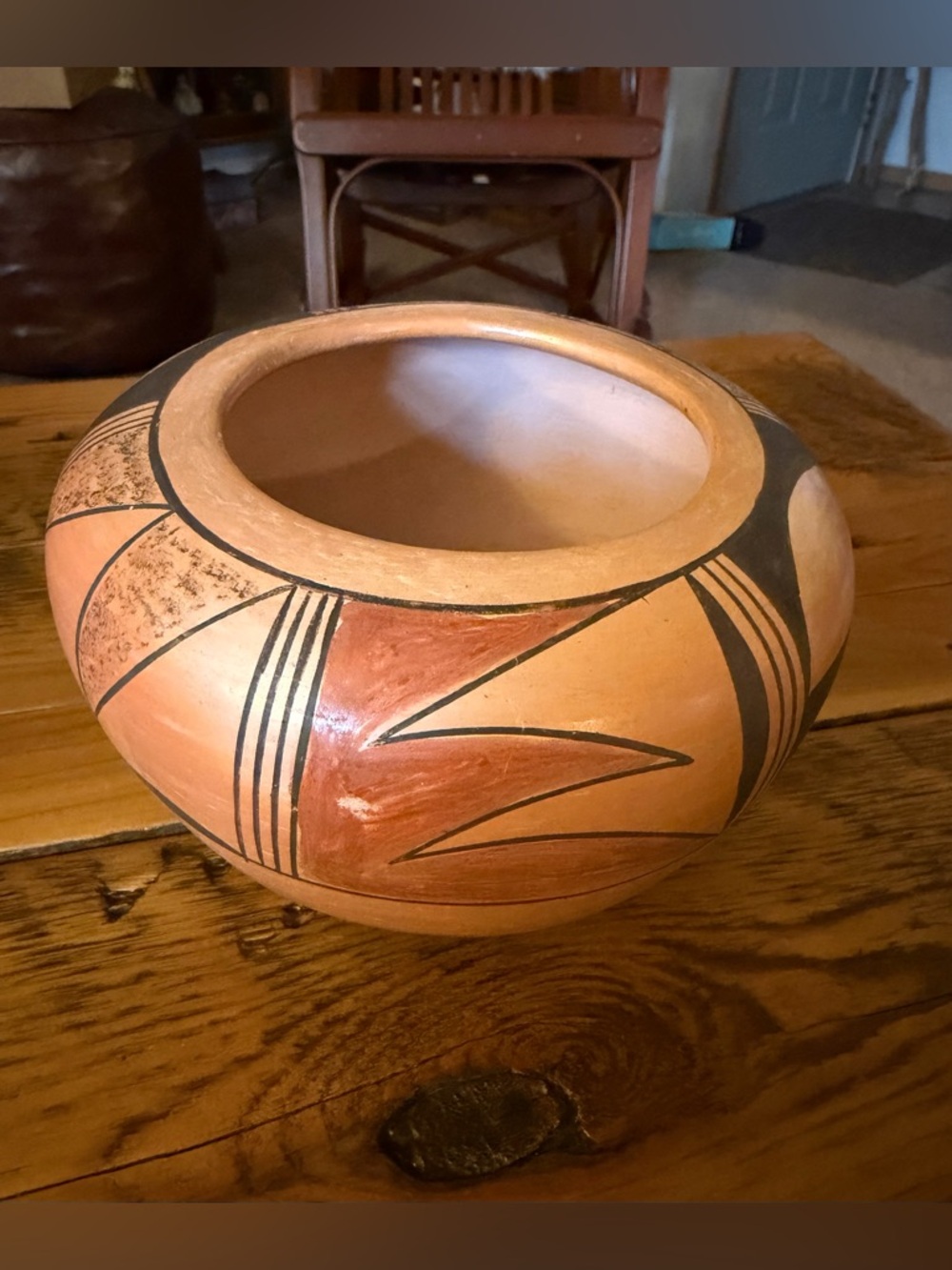 Beautiful vintage Hopi pottery piece signed by renowned Hopi artist Stella Huma. - Picture 8 of 13
